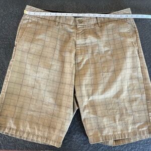 Volcom 40 Men's Tan Plaid Shorts